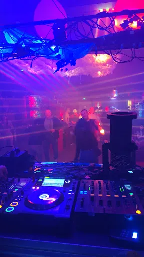 Plastelina, Klub taneczny